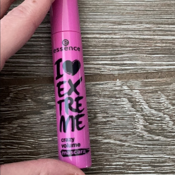 Mascara - Picture 2 of 5